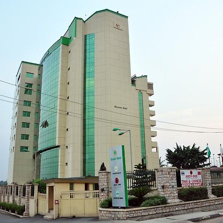 Westown Hotel Lagos Esterno foto