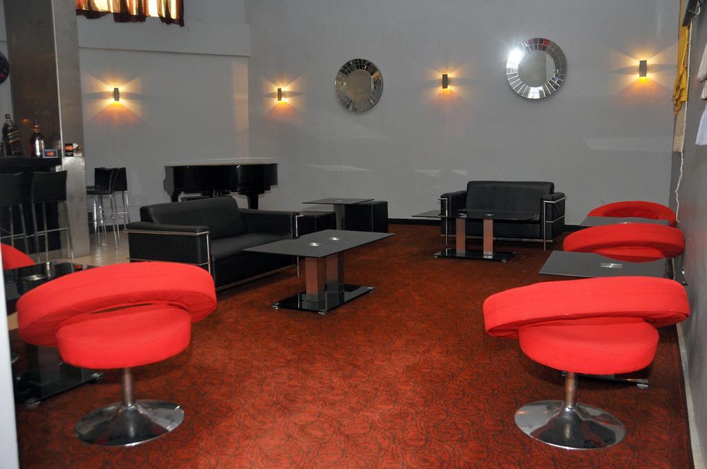 Westown Hotel Lagos Esterno foto