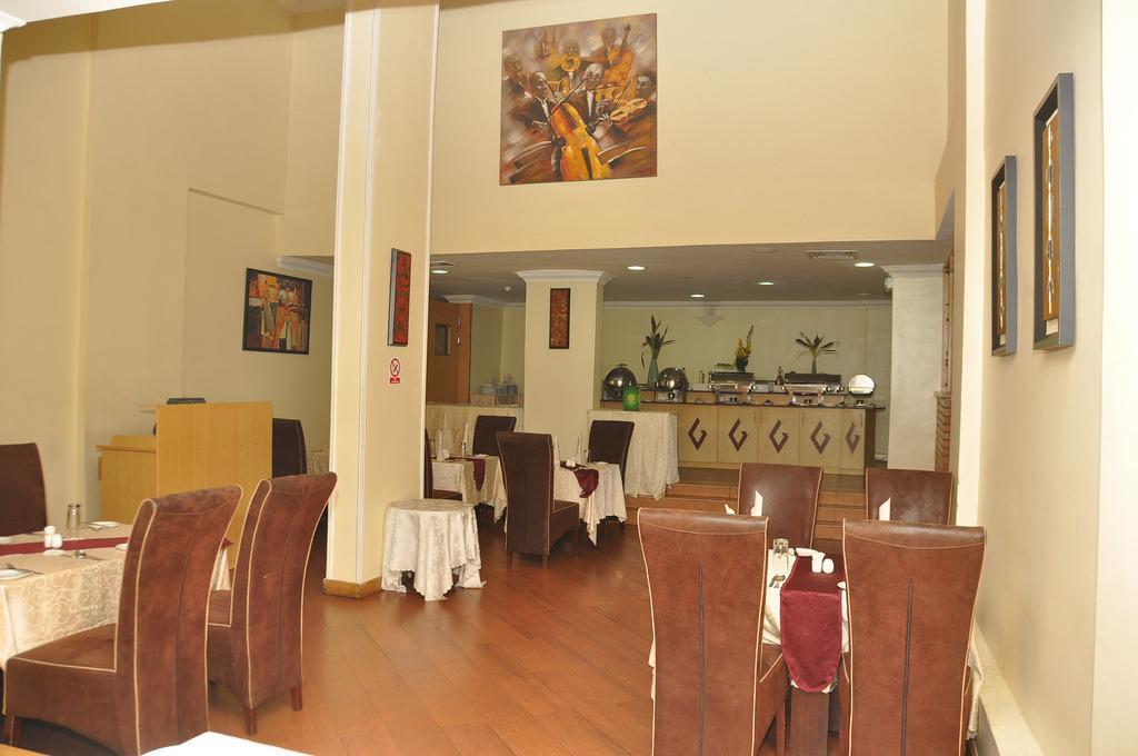 Westown Hotel Lagos Esterno foto