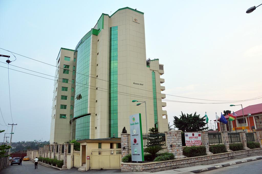 Westown Hotel Lagos Esterno foto
