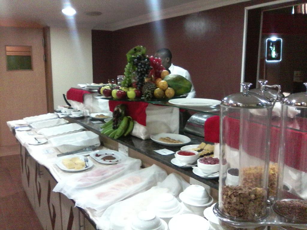 Westown Hotel Lagos Esterno foto