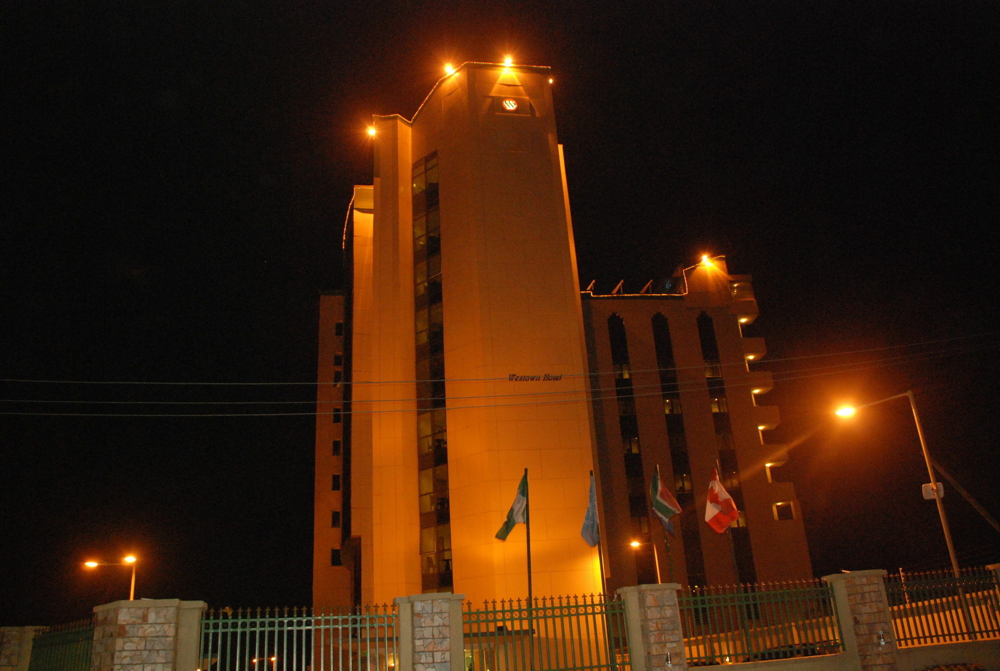 Westown Hotel Lagos Esterno foto